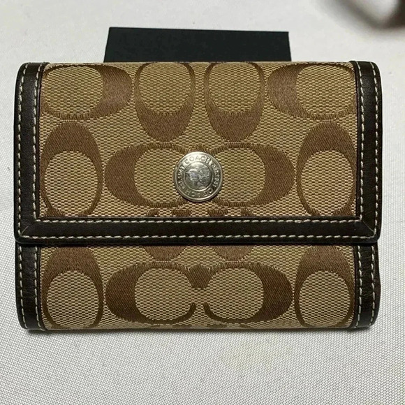 Coach Handbags - COACH Wallet, Great used Condition.
